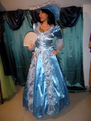 ליידי דוכסית בכחול