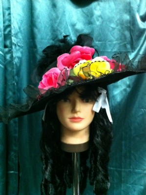 כובע רחב ליידי עם פרחים