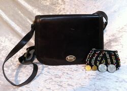 מגוון תיקי יד אופנתיים וינטג'