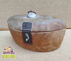 קופסת עץ עתיקה לאחסון עלי טבק