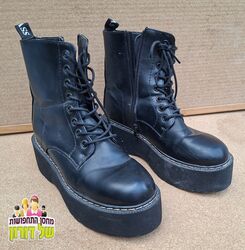 מגפי פלטפורמה ד"ר מרטינס צ'אנקי גותי